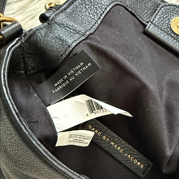 Marc by Marc Jacobs Natasha Black Leather Crossbody Bag - Picture 10 of 16